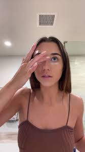 Molly Packer's Instagram, Twitter & Facebook