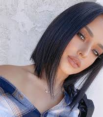 The different layers produce tons of volume and texture. 27 Blunt Bob Haircuts That Are So Easy To Style Who What Wear