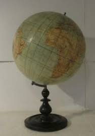 Voortreffelijke grote collectie antieke wereldbol/globe decoratie zwart/goud 20 x 33 cm op metalen standaard. Gtijcw4hqwu94m