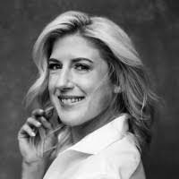 Elizabeth Gately's Instagram, Twitter & Facebook