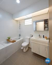 As a feng shui kitchen color, the orange tone to these oak cabinets brings lots of yang energy to this potentially imbalanced space. How To Choose The Right Feng Shui Colors For Your House