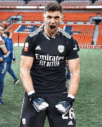 Latest on aston villa goalkeeper emiliano martínez including news, stats, videos, highlights and more on espn. Euros Tweet On Twitter Emiliano Martinez Everyone Thinks It S A Step Down Going From Arsenal To Villa But I Actually Think It S A Step Up In My Career Https T Co Yvbywdmvvd