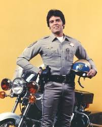 Erik estrada is about to turn or has already turned 21. Erik Estrada Chips Photo Allposters Com