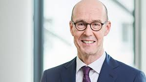 honert berät das Management von Sill Optics GmbH & Co. KG beim Co- bzw.  Re-Investment nach Erwerb durch DPE