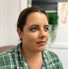 I am looking to practice my makeup application & skincare. Want a free  consult/ makeover? I might have your perfect colour match I have 10 sample  foundation shades out of 34 DM