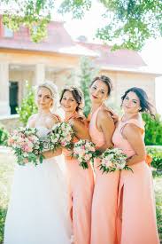 30 Strahlende Inspirationen Fur Eine Hochzeit In Apricot Hochzeitskiste Hochzeit Brautjungfern Hochzeitstorte Apricot