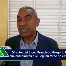 #ATENCIÓN #Bani Director del Liceo Francisco Gregorio Billini , “ JOSÉ  DICEN “ advierte que estudiantes que lleguen tarde no entrarán al plantel  ., Tu opinión...?
