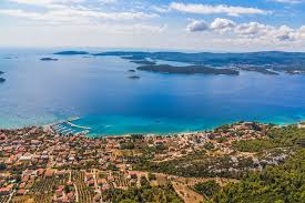 Die beiden einzigen restaurants in molunat haben eine beneidenswerte auswahl erlesener weine und ein reiches gastronomisches angebot. Peljesac Kroatien Reisefuhrer Von Kroati De