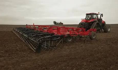 Case IH Crumbler 425-FT Field Cultivator