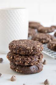 Using a potato masher or fork, mash the bananas in chocolate mixture until smooth. No Bake Cookies With Banana Peanut Butter Chocolate