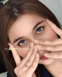 Channel your inner star with the perfect lash from the 5 Diva collection.  Shine bright, gorgeous! ☀ ______ Shine with dazzling blinks everyday 🌻☀  ______ #ShineWithMari #EyelashExtension #marieyelash #perfectlash  #professionallash #eyelash