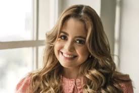 Amanda Loyola aposta na pop music no novo single “Quando Eu Te Encontrei”