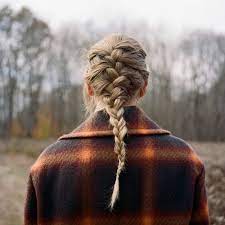 She released the accompanying music video at midnight est on december 11th, 2020, alongside the evermore album. Taylor Swift Willow Lyrics Genius Lyrics