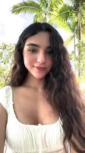 Isabel Chow's Instagram, Twitter & Facebook