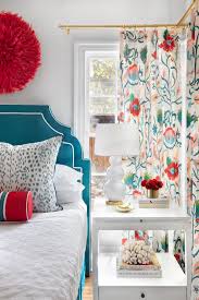 Teal And Red Guest Bedroom Design With Patterns In 2020 Teal Rooms Red Living Room Decor Teal Living Rooms
