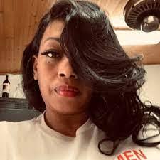 Sheri Earl's Instagram, Twitter & Facebook