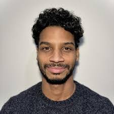 Shaun Hunter's Instagram, Twitter & Facebook