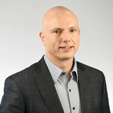 Commonwealth Nissan Staff