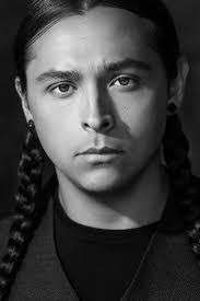 Edgar Roche's Instagram, Twitter & Facebook