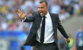 Rafael dudamel, de 47 años, se desempeño con éxito como entrenador de las selecciones juveniles en como jugador en tanto, fue durante años arquero titular de venezuela, disputando 54 partidos. Atencion Azules Revisa El Nombre Que Se Bajara Para Reemplazar A Rafael Dudamel Duplos