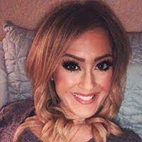 Melissa Yaxley's Instagram, Twitter & Facebook