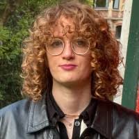 Lisa Theiss's Instagram, Twitter & Facebook