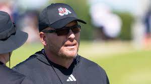 Fresno State football: Brian Burrell gets full QB duty with Brandon  Connette hurt