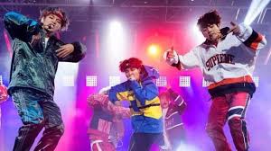 Cloth:xs cloth:s cloth:m cloth:l cloth:xl cloth:xxl cloth:xxxl onesize. Green Adidas Tracksuit Worn By V Of Bts As Seen In Jimmy Kimmel Live Spotern