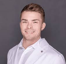 Darin Gilliam's Instagram, Twitter & Facebook