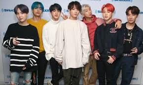 فرقة Bts تفتتح مجتمع ا للمعجبين على تطبيق Weverse Bts Singles Bts Boys Summer Fashion For Teens