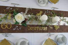 Die diamantene hochzeit ist ein ganz besonderes jubiläum, denn moderne ehen erreichen selten den 60. Pin Von Karin Schlemmer Auf Goldhochzeit Diamantene Hochzeit Tischdekoration Tischdeko Hochzeit