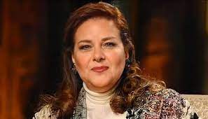 ولدت في قرية فرغان إحدى قرى ديرب نجم بالمحافظة الشرقية، حاصلة على بكالوريوس من كلية الزراعة جامعة الزقازيق وحاصلة بكالوريوس من كلية الإعلام جامعة القاهرة، كما حصلت على ليسانس الآداب قسم اللغة. N1lzazgd6pq 1m