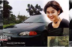 Hai drimason nike ardilla adalah seorang penyanyi, pemeran, dan pemilik mobil bekas kecelakaan nike ardila pernah mencium bau bunga di dlaam mobil ssat di pakai, berita selengkapnya klik. Puluhan Tahun Berlalu Begini Kabar Terbaru Mobil Nike Ardilla Saat Kecelakaan Yang Merenggut Nyawanya Semua Halaman Pop Grid Id