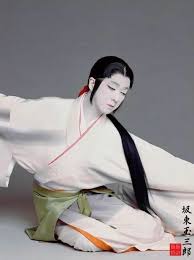 set d kabuki actor tamasaburo bando japan 歴史的な服装 隈取り 女形