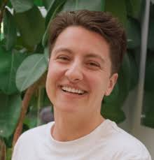 Middling Along Tate Smith