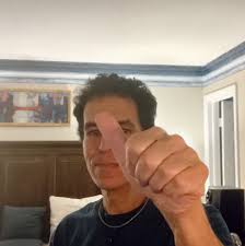 Hi can anyone tell me what the area with the red pin is like please? I'm  looking at staying in an air b&b but wondering about safety, is it close to  cafes