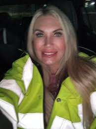 Definitely cold stay warm beautiful 😻