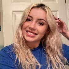 Anna Parris's Instagram, Twitter & Facebook