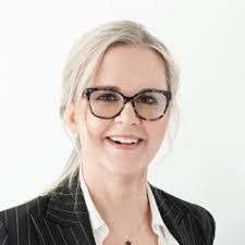 Ulla Mclean's Instagram, Twitter & Facebook