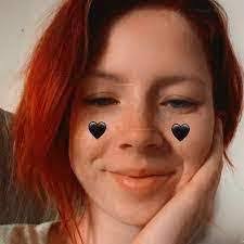 Hallie Hendrickson's Instagram, Twitter & Facebook