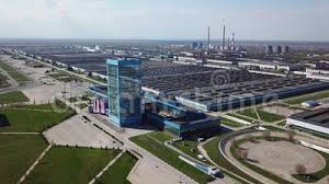 Togliatti is not only a major industrial and cultural center of russia, but also a city open to investment. Vogelperspektive Uber Moderne Autofabrik In Der Nahe Fabrikhauptsitzen Avtovaz Togliatti Mit Stock Footage Video Von Beruhmt Herstellung 181749278