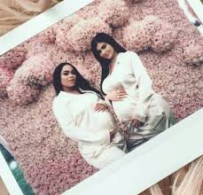 Das gemeinsame baby soll im februar 2018 zur welt kommen. Pin Auf Kylie Jenner