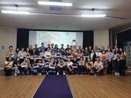 Wish is operated by contextlogic inc. Http Www Chingluh Com News Events News Events 1 Clg Celebrated Graduation Of 200 Learners On Global English Program