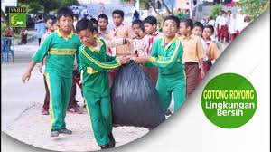Gambar kegiatan gotong royong di lingkungan sekolah. Sd It Yabis Gotong Royong Ciptakan Lingkungan Bersih Sampah Youtube