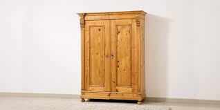Ein kleiderschrank schafft ordnung im schlafzimmer und bietet jede menge stauraum für kleidung, bettzeug und anderes. Antiken Schrank Kaufen