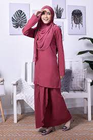 Baju kurung terdapat pelbagai jenis potongan seperti baju kurung tradisional, baju kurung riau, baju kurung pahang, serta baju kurung moden berbagai rekaan terkini. Baju Kurung Moden Riau Dila Thulian Pink Muslimahclothing Com