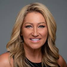 Janice Troyer's Instagram, Twitter & Facebook