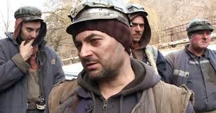 Minerii blocați în subteran își cer salariile neplătite: Nu pot să-i spun  copilului că nu îi dau azi mâncare și să mai aștepte
