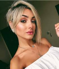 Mais pour celles qui rêvent d'un véritable changement, il suffit d'opter pour une coupe courte. Coiffure Pour Cheveux Fins Les Meilleurs Looks Qui Font Monter Le Volume