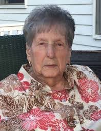 Lydia Bennett's Instagram, Twitter & Facebook